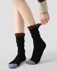 여성 크루 양말 블랙 콘트라스트 러플 트림 코튼 캐주얼 양말