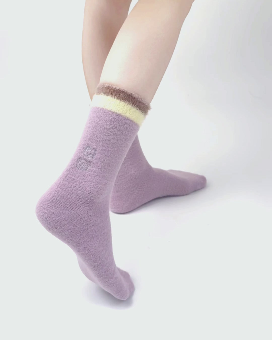 여성 크루 양말 보송보송하고 따뜻하며 포근한 면 소재, 부드럽고 귀여운 동물 자수