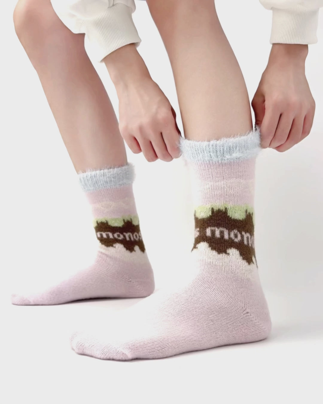 여성용 퍼지 크루 양말 아이스크림 색상 포근하고 따뜻한 실내용 수면 양말