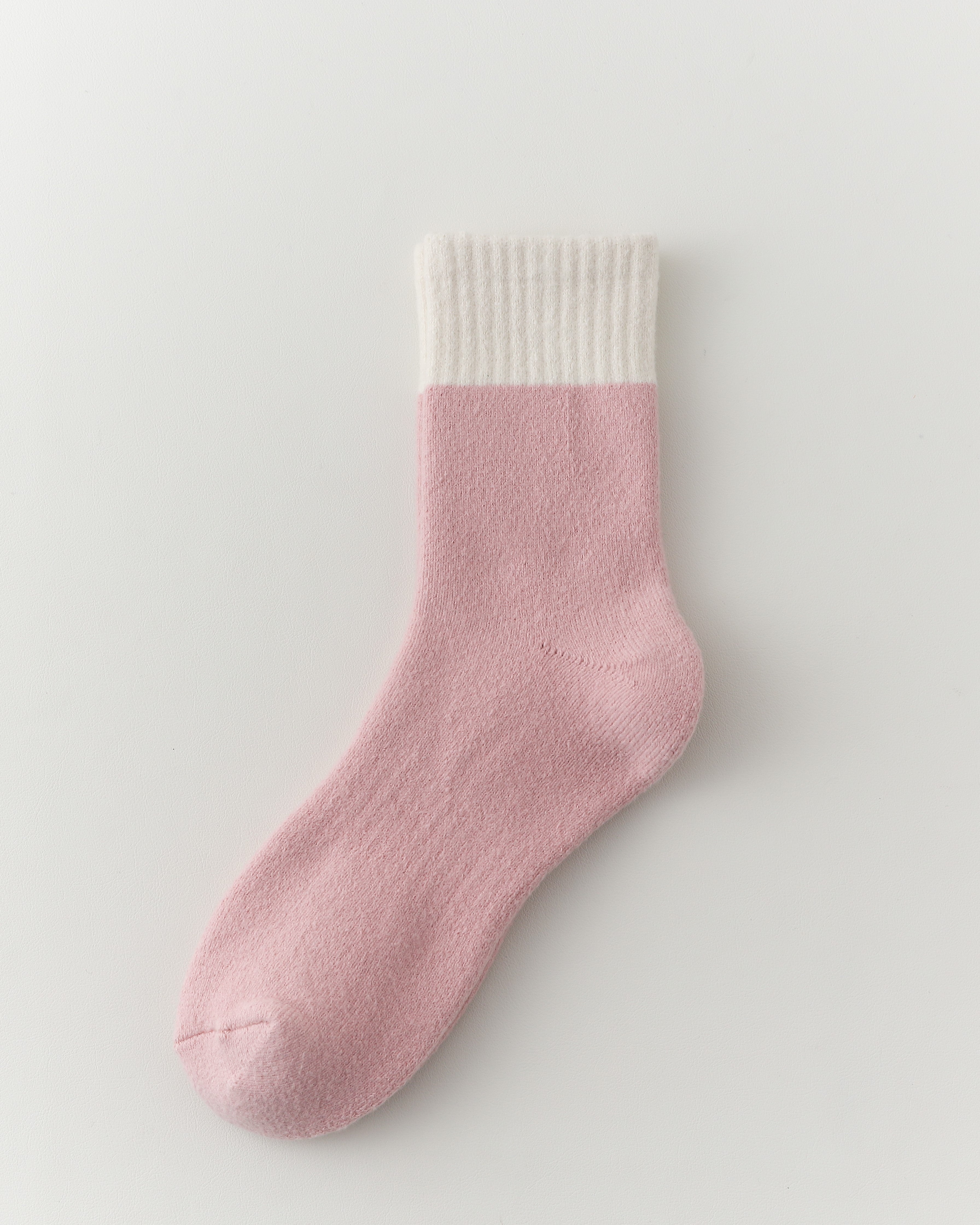 女款中筒襪子 溫暖舒適 冬季必備