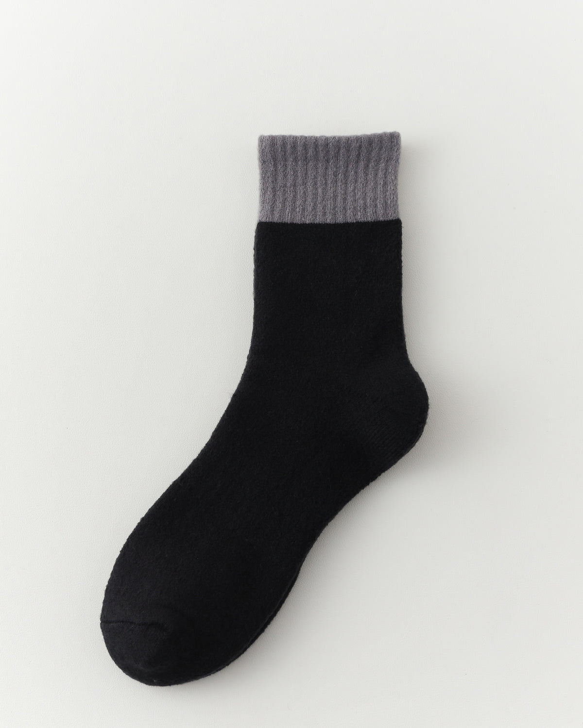 女款中筒襪子 溫暖舒適 冬季必備