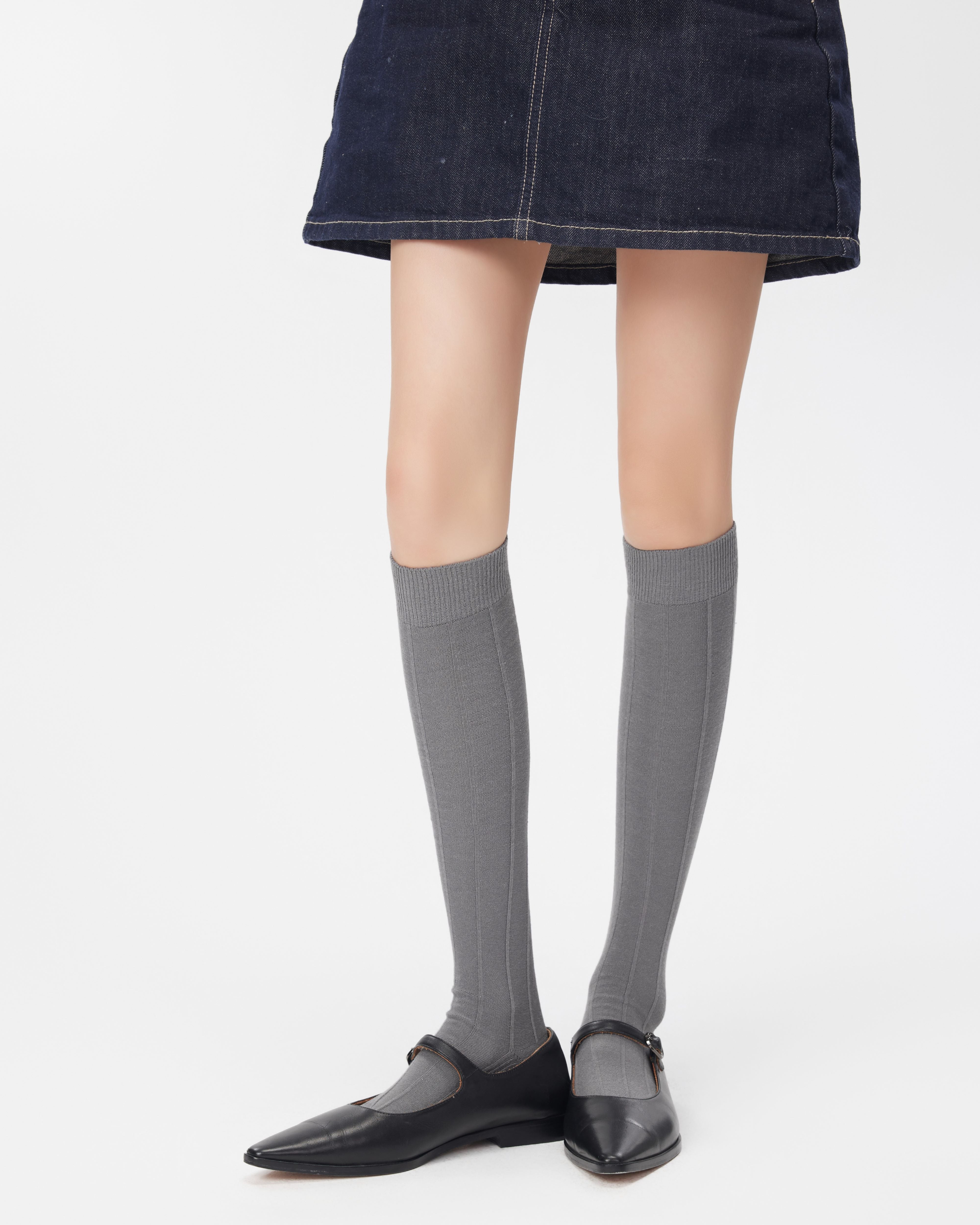 여성용 더블 니들 리버스드 니 슬림핏 양말 스타일리시