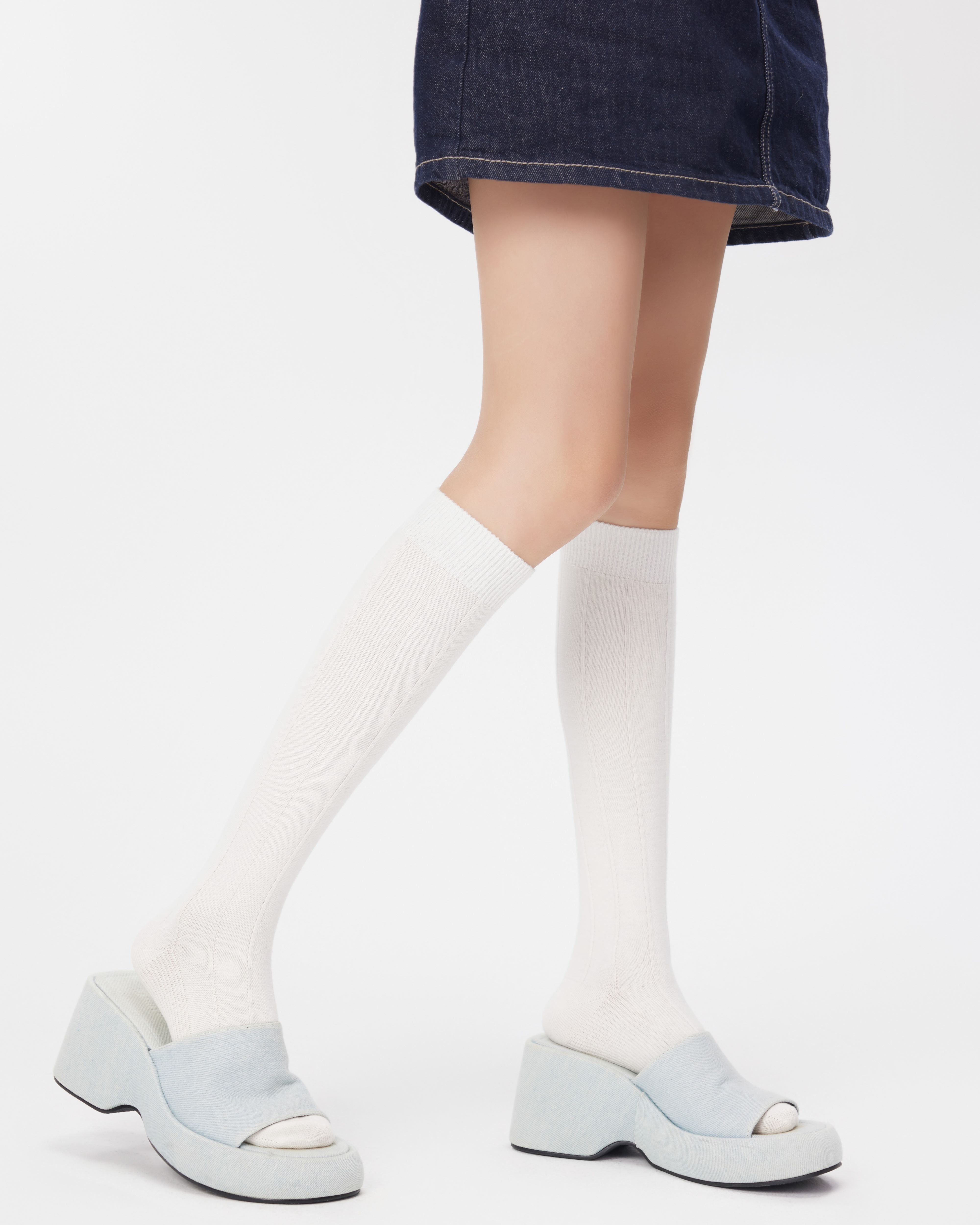 여성용 더블 니들 리버스드 니 슬림핏 양말 스타일리시