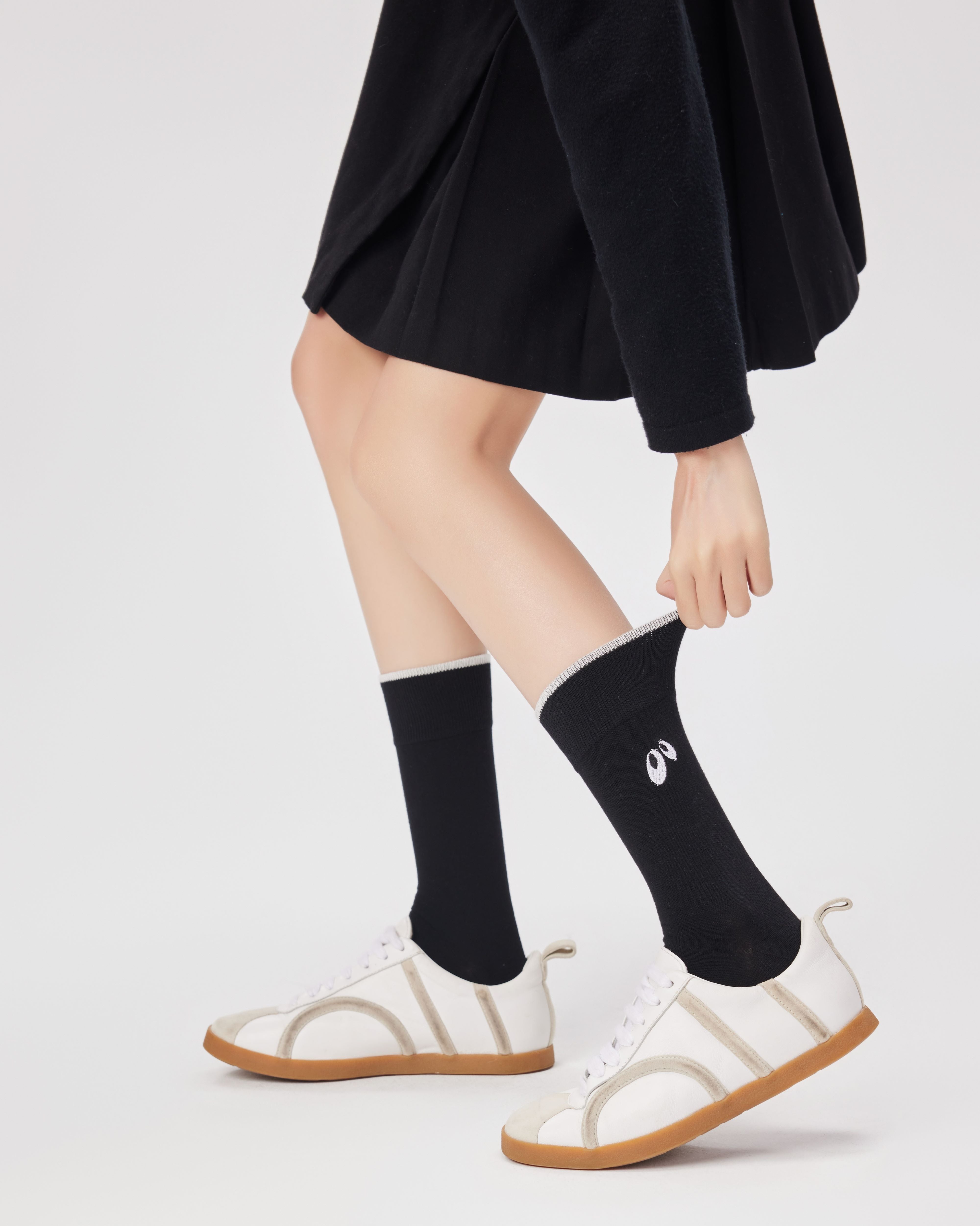 女款可愛手工縫製中筒襪子大膽眼睛刺繡舒適