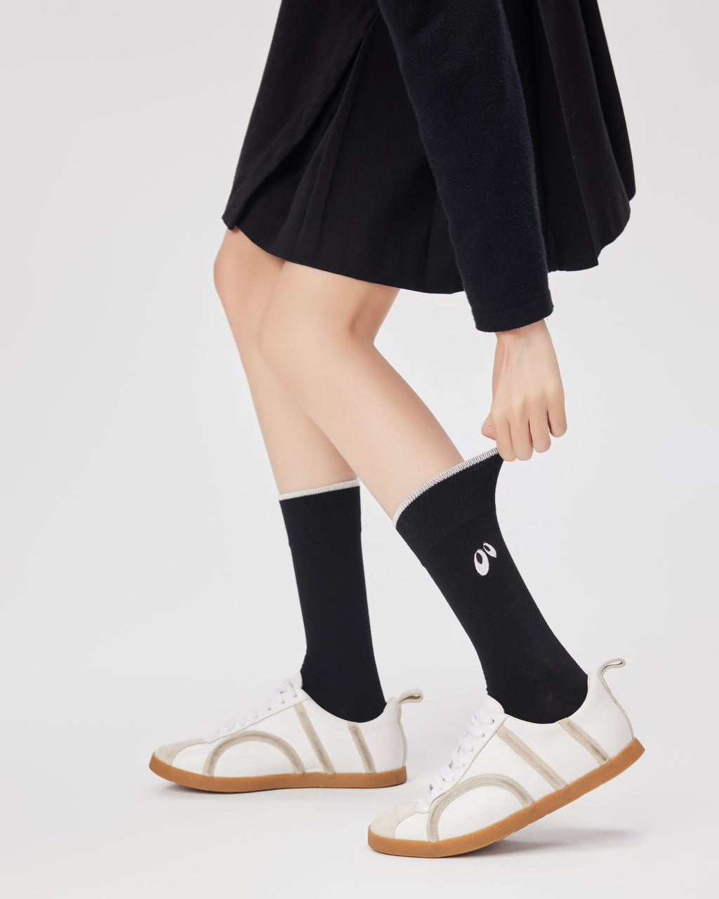 Women Cute Handsewn Crew Socks Bold Eye Embroidery Comfort - SWEET NANA