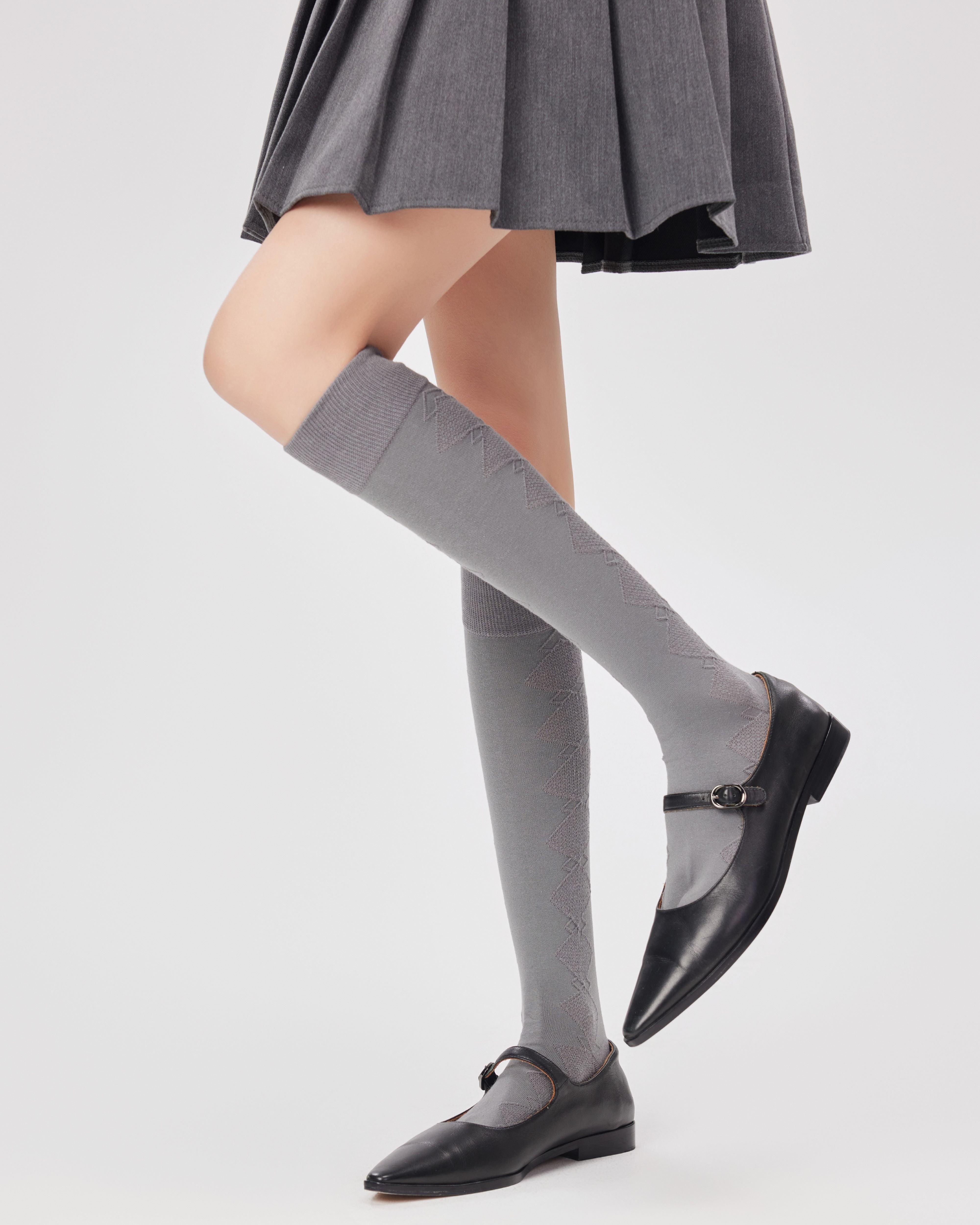 Women Diamond Mesh Knee High Socks Handsewn Unique Style Secondary image