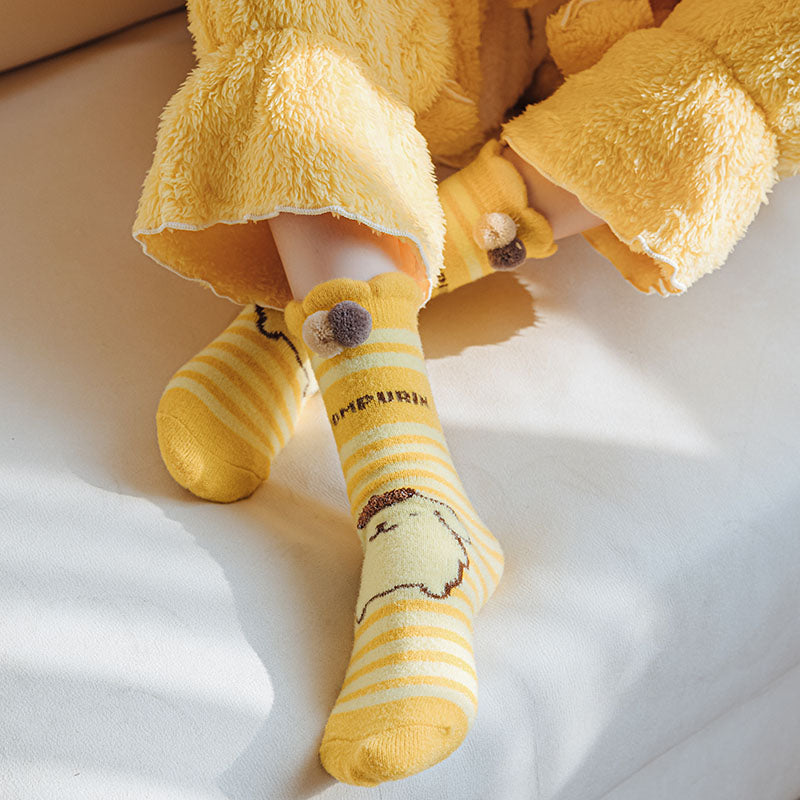 Sweetnana Cozy Crew Socks for Women - 柔らかく暖かいチューブソックス、女性用サンリオのかわいいキャラクターのラブリーソックス。