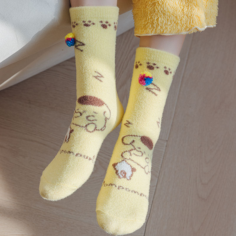 Sweetnana Cozy Crew Socks for Women - 柔らかく暖かいチューブソックス、女性用サンリオのかわいいキャラクターのラブリーソックス。