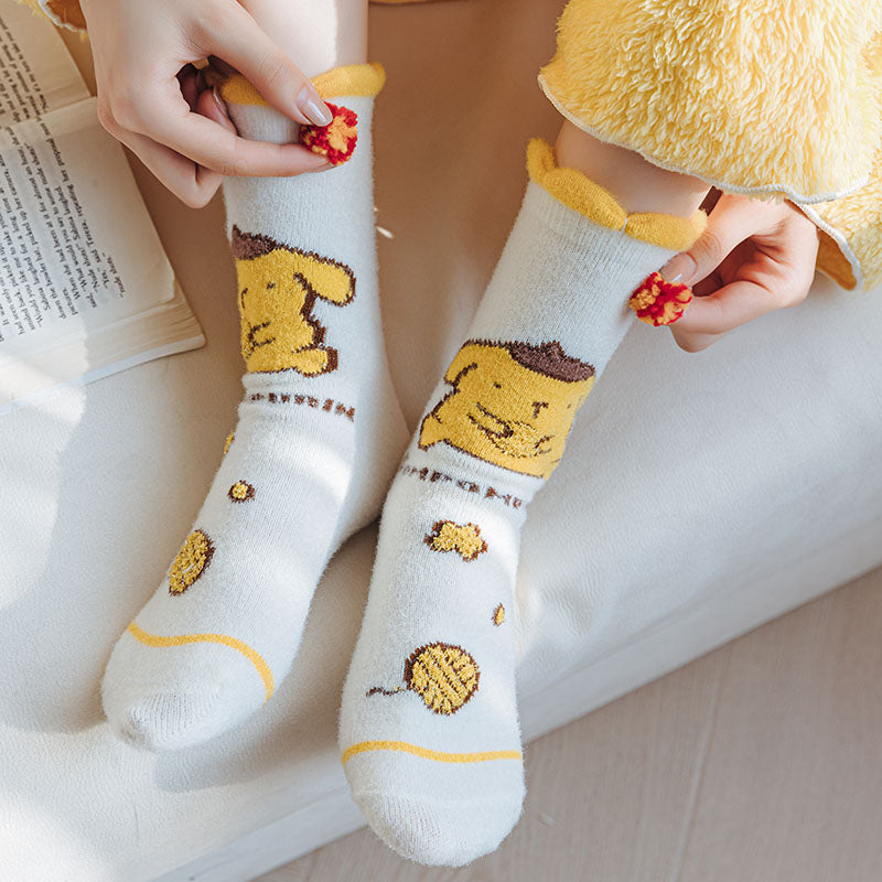 Sweetnana Cozy Crew Socks for Women - 柔らかく暖かいチューブソックス、女性用サンリオのかわいいキャラクターのラブリーソックス。
