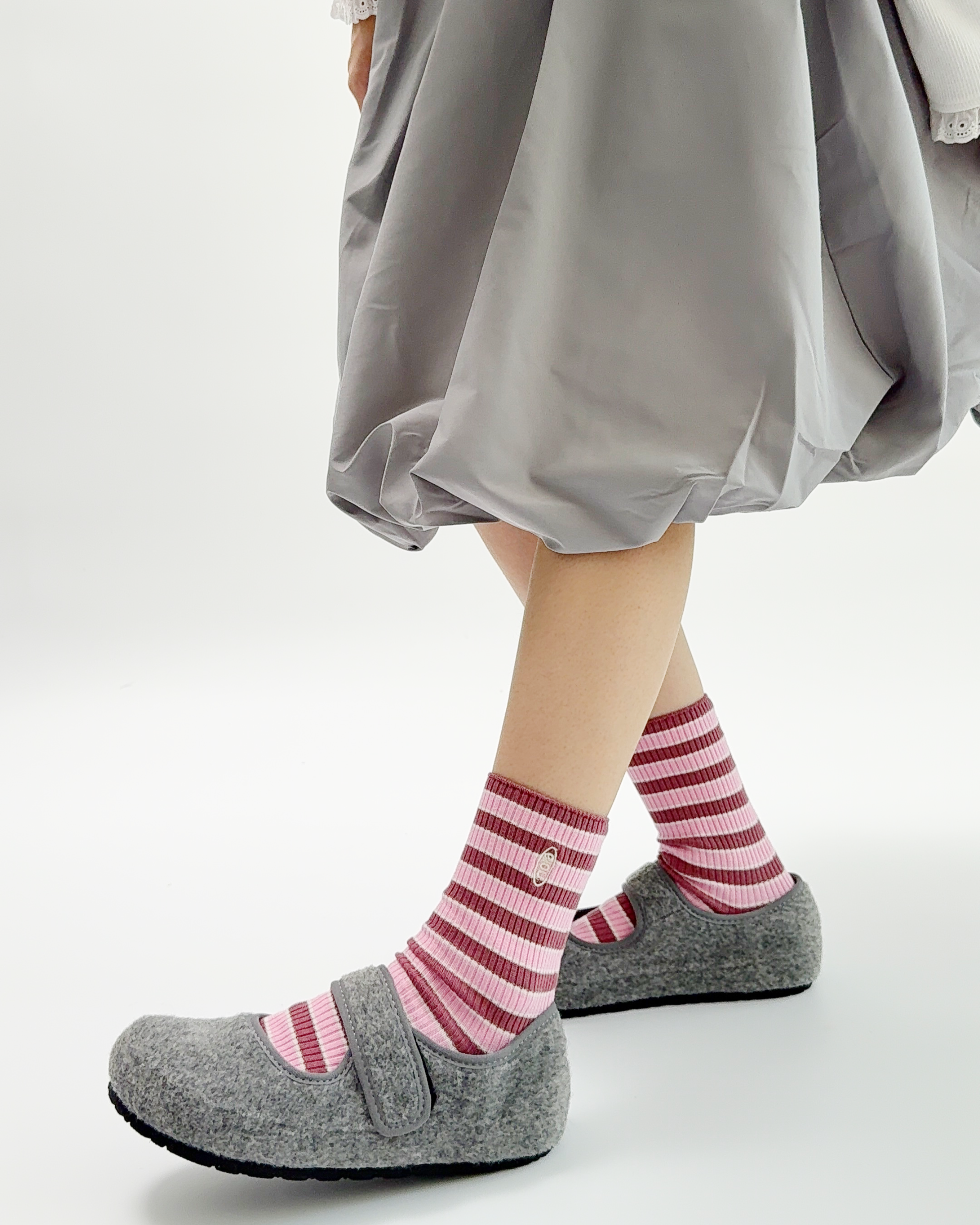 여성 크루 양말 클래식 스트라이프 시리즈 부드럽고 통기성 좋은 캐주얼 착용