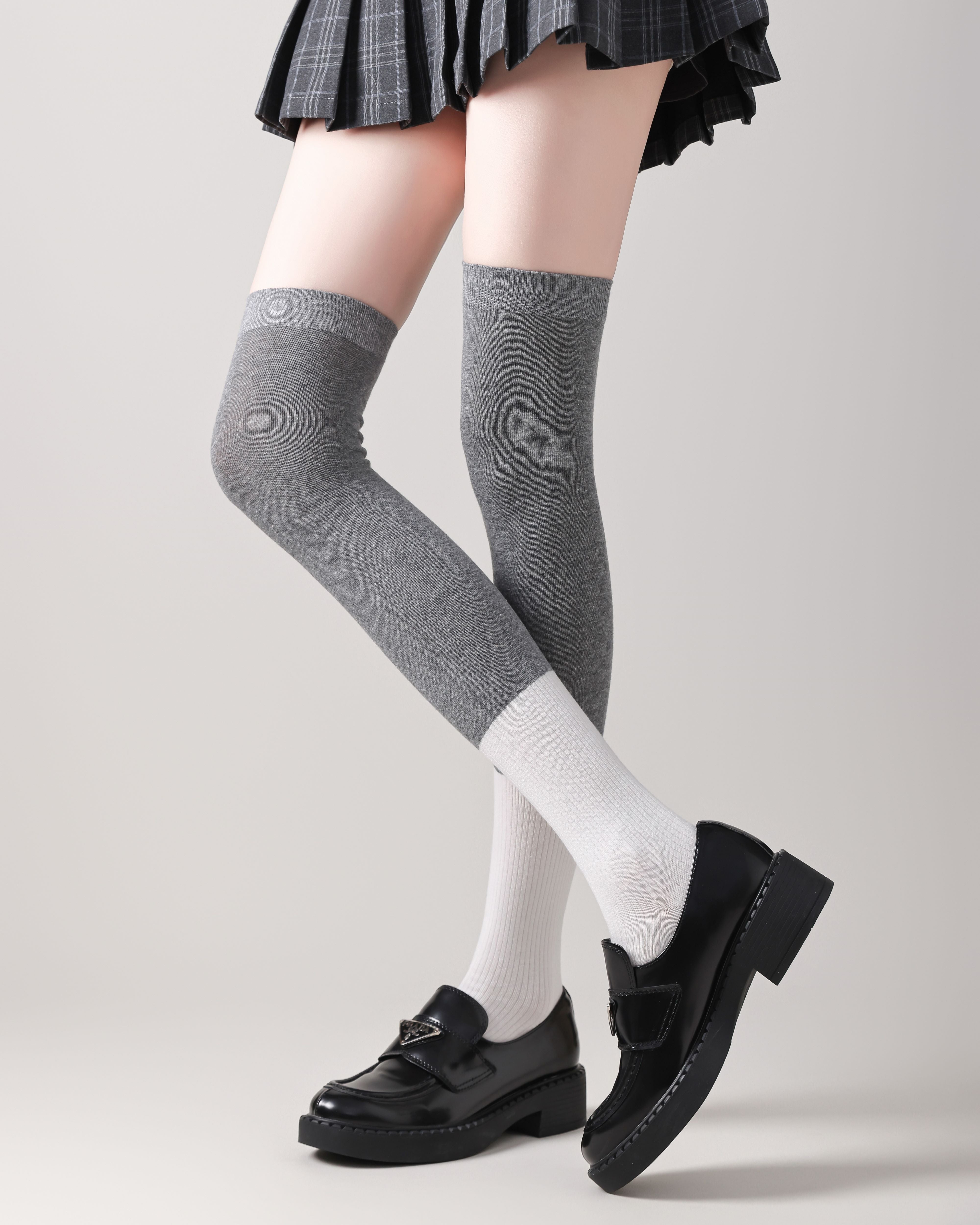 女款過膝襪 灰白撞色 棉質休閒