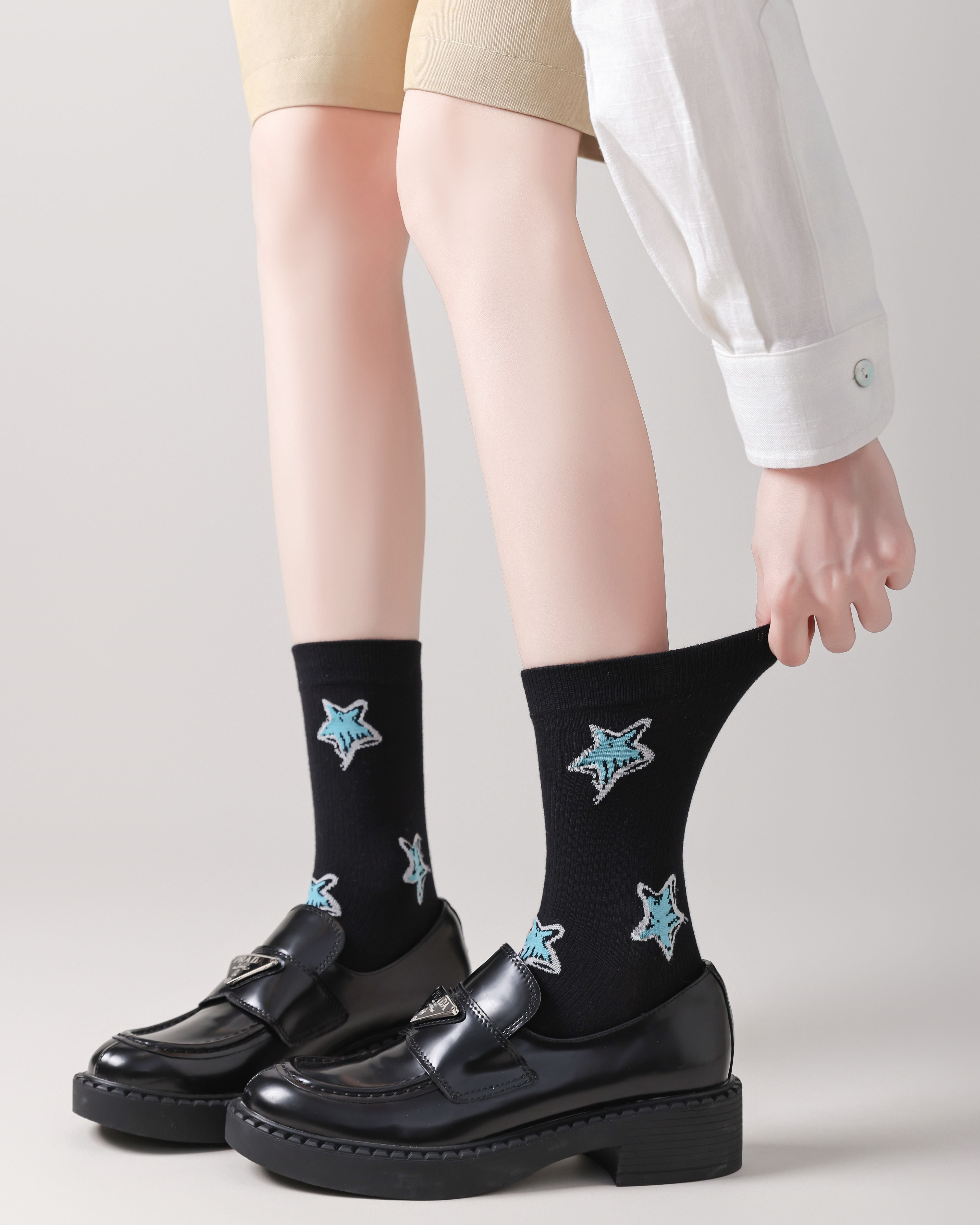 Women Hand Painted Star Crew Socks Soft Stretch Design