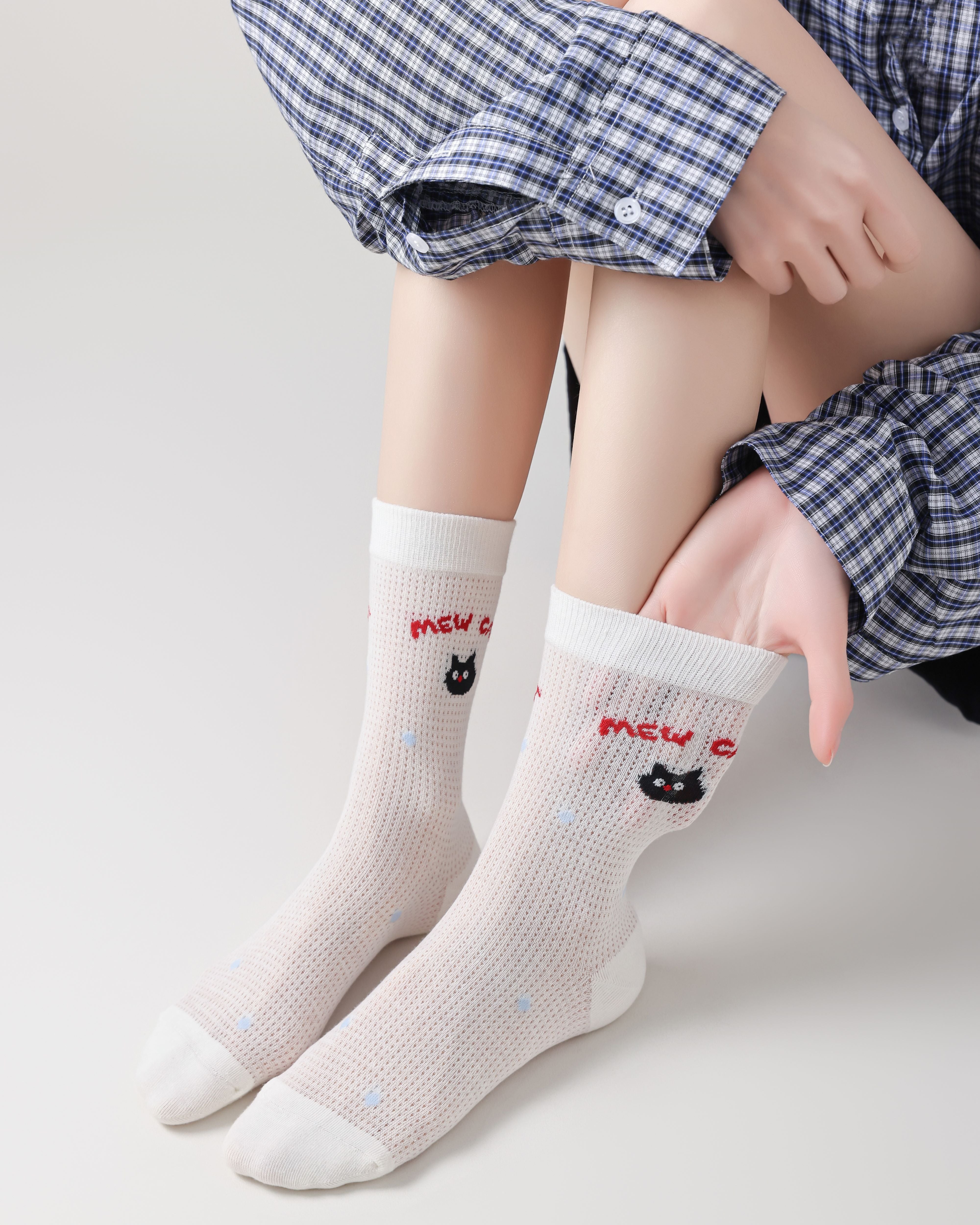 女款中筒襪子卡通刺繡舒適有趣