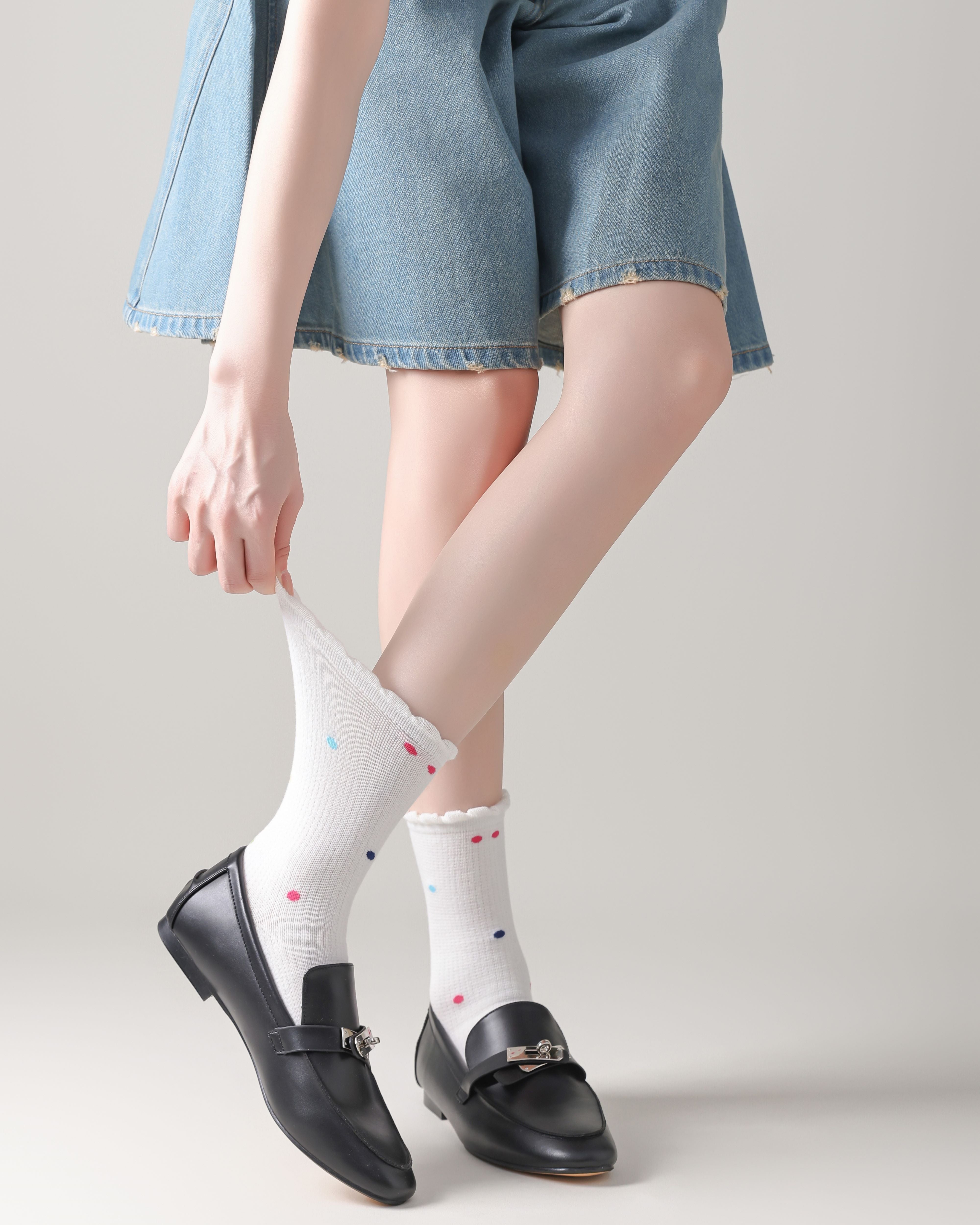 女款中筒襪子 白色棉質 彩色星星系列 可愛卡哇伊休閒襪子