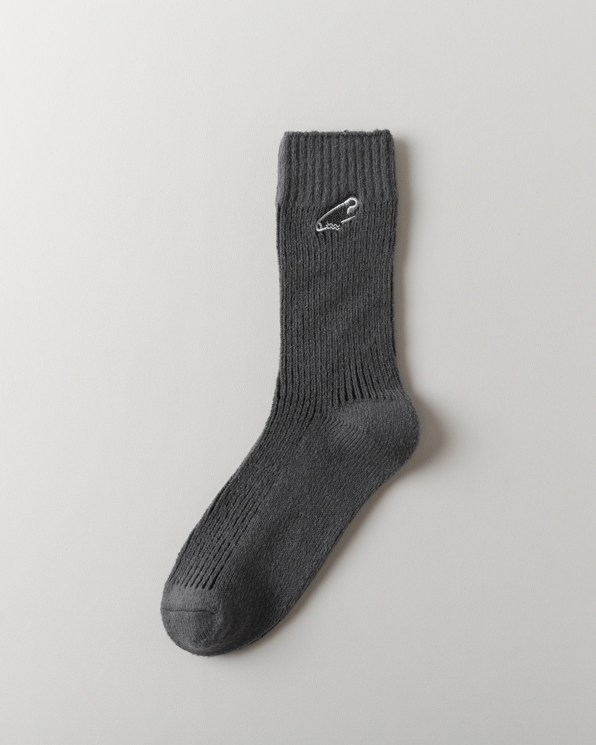 여성 크루 양말 소프트 플리스 핀 자수 따뜻하고 편안함