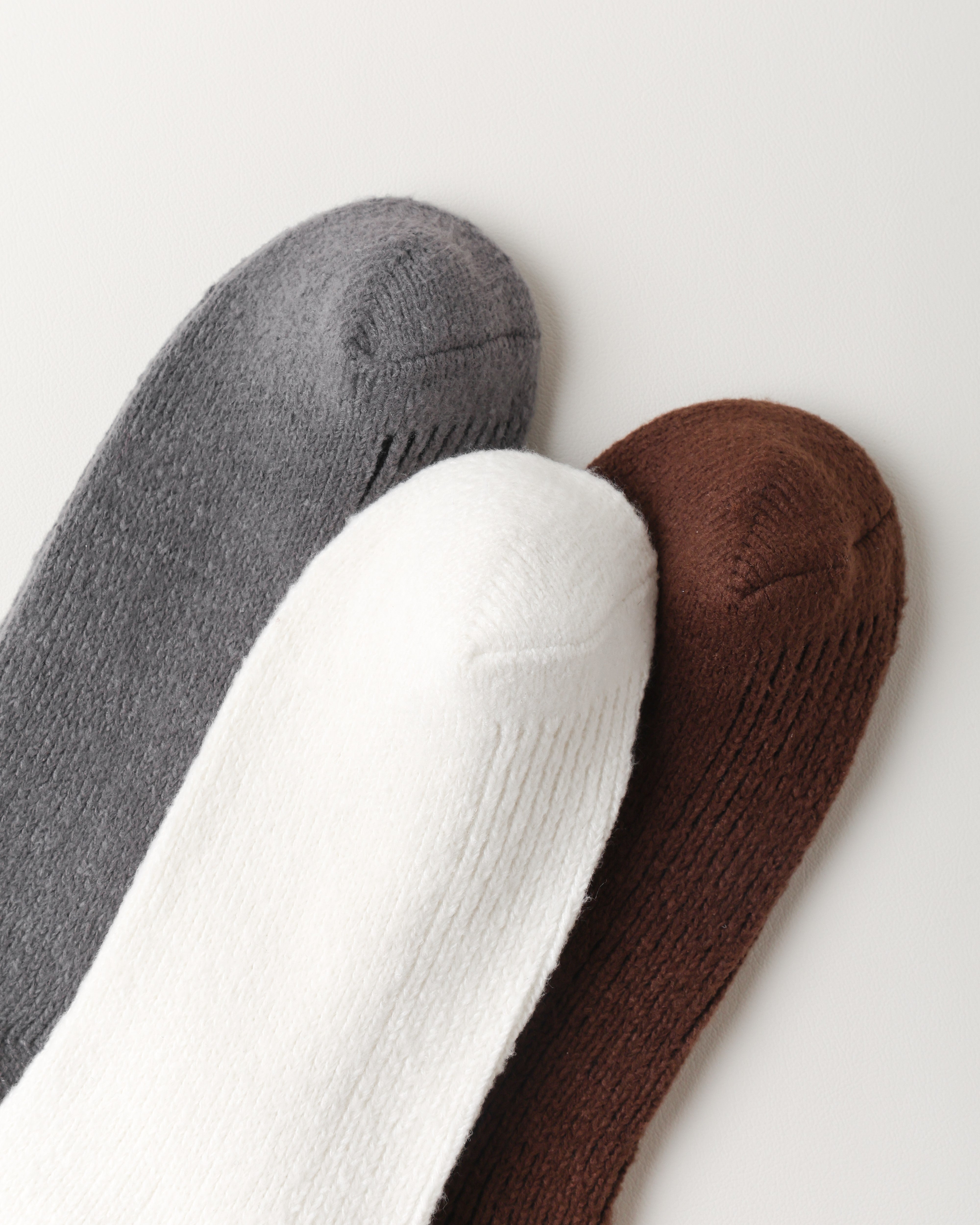 여성 크루 양말 소프트 플리스 핀 자수 따뜻하고 편안함