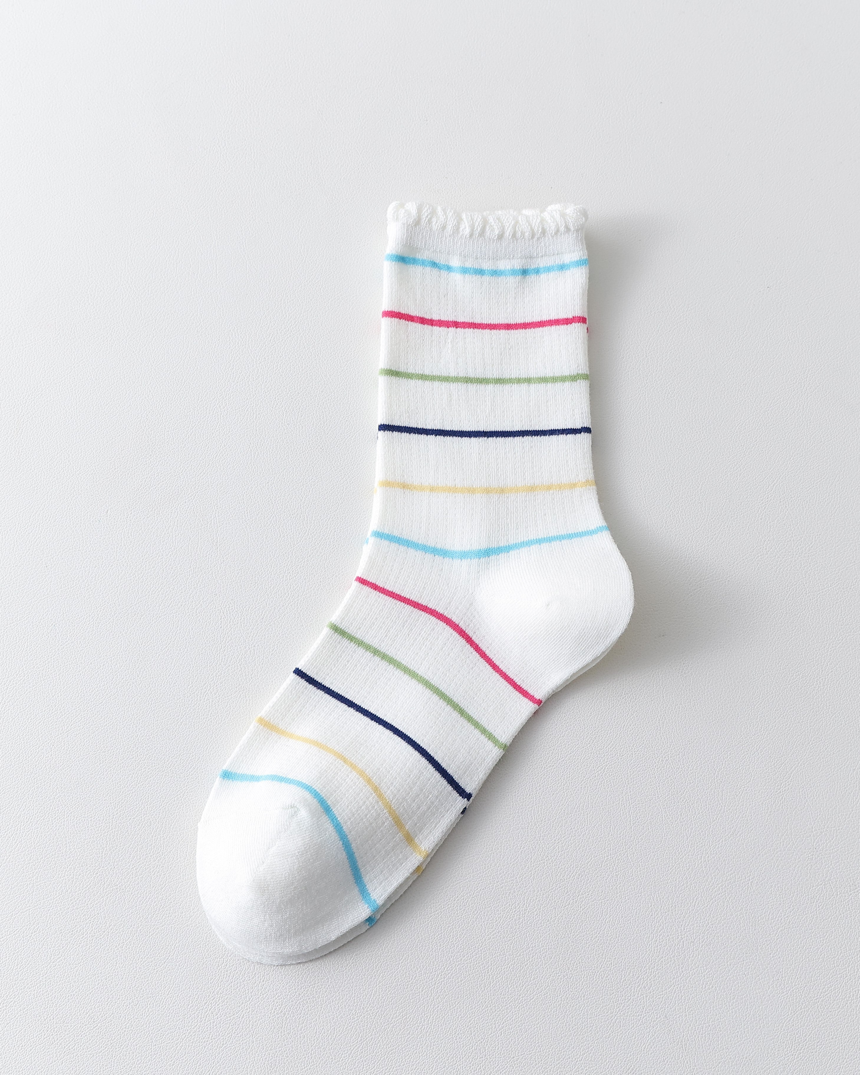 女款中筒襪子 白色棉質 彩色星星系列 可愛卡哇伊休閒襪子