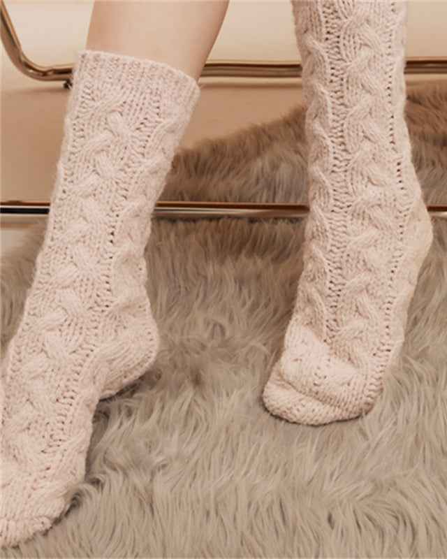 Sweetnana Simple Nordic Style Cozy Crew Socks for Women, Thickened Fuzzy Winter Stockings, Soft and Warm Socks for Daily Wear