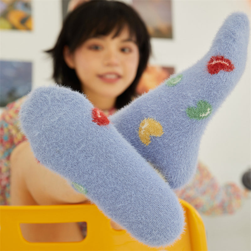 Sweetnana レディース コージー クルー ソックス – 超ソフトで暖かく、ふわふわのカラフルなスリープソックス、ラウンジウェアに最適。