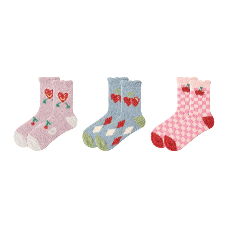 Sweetnana 3パック コージークルーソックス – 女性用 暖かくてかわいいスリープソックス、超ソフトでふわふわ、カラフル、冬のラウンジウェアに最適