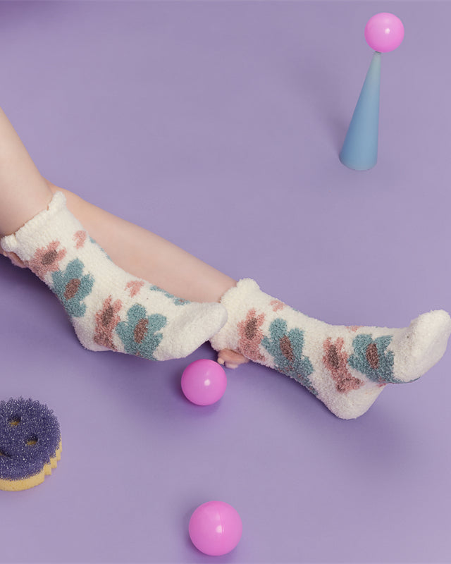 Sweetnana Cozy Crew Socks for Women - 可愛熊主題暖和毛絨休閒襪 - 超柔軟防滑加厚冬季長襪