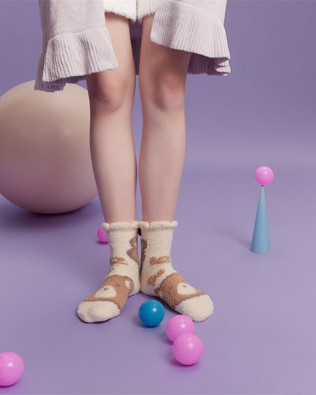 Sweetnana Cozy Crew Socks for Women - 可愛熊主題暖和毛絨休閒襪 - 超柔軟防滑加厚冬季長襪