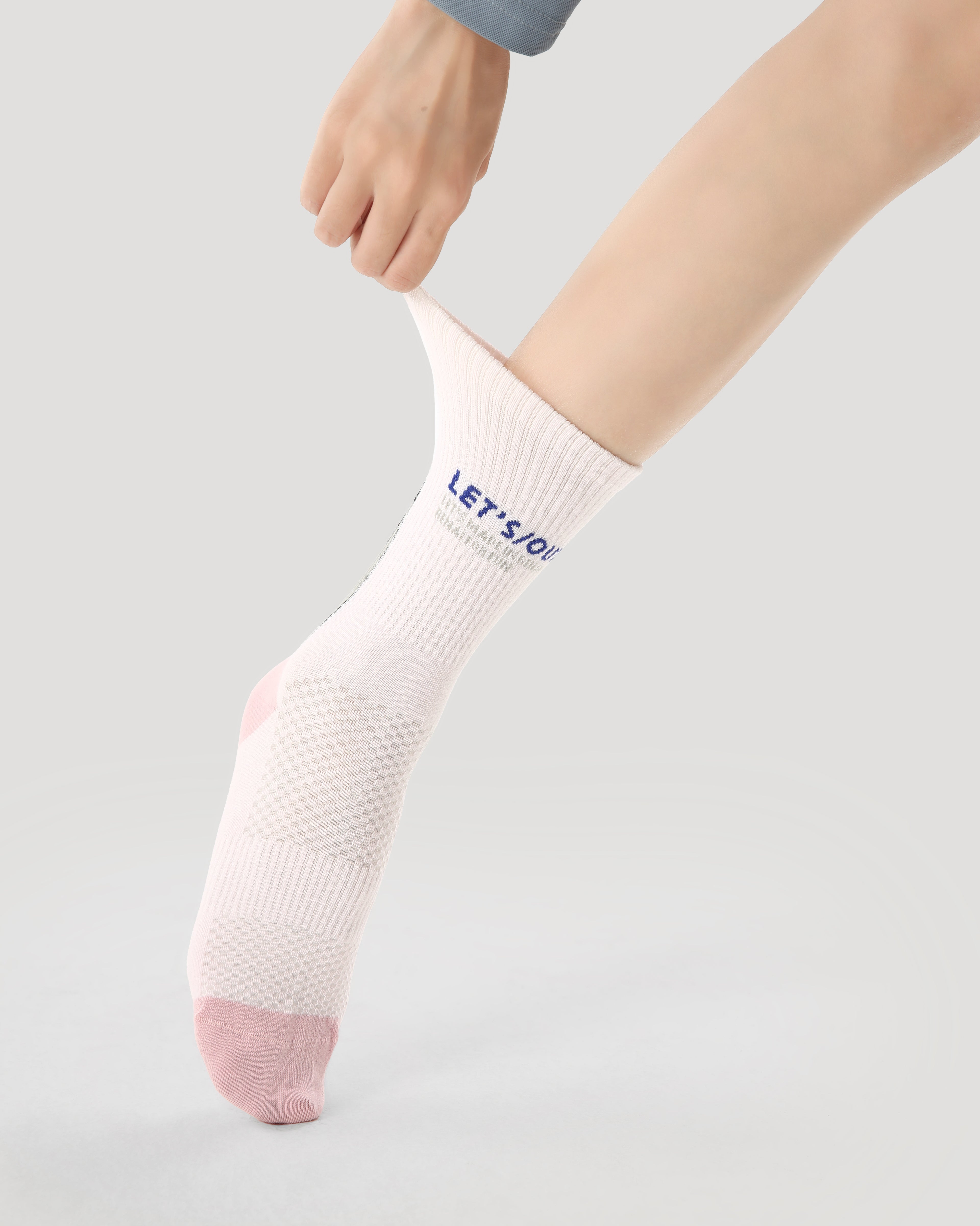 3-Pack Women's Crew Socks Wind Leap Series Absorb-Sweat Athletic Socks