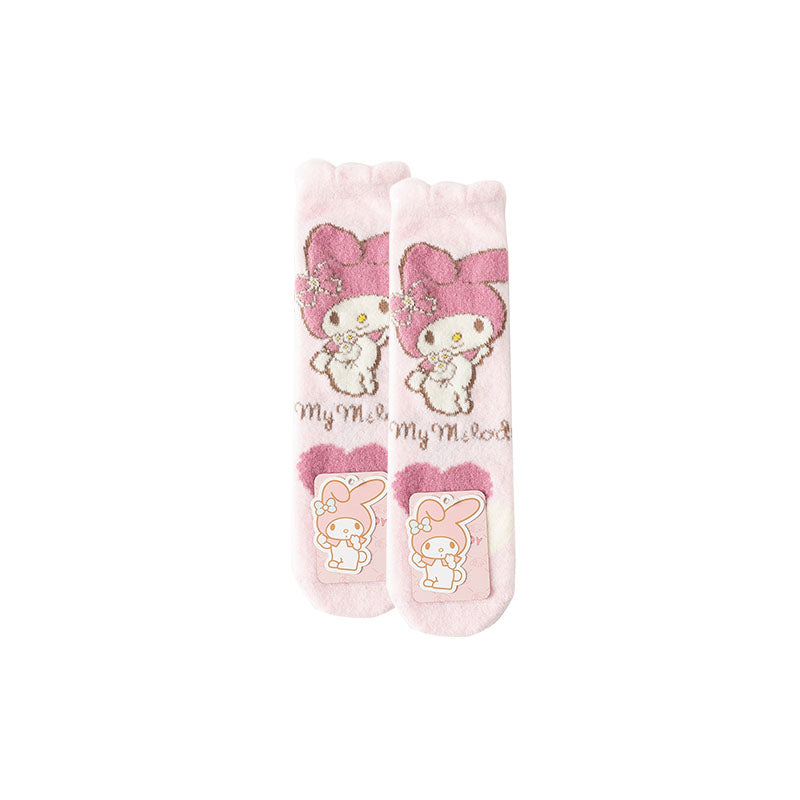 Sweetnana Cozy Crew Tube Socks for Women - Sanrio 系列新奇襪子，帶有可愛的 Sanrio 卡通圖案，溫暖柔軟加厚襪子。