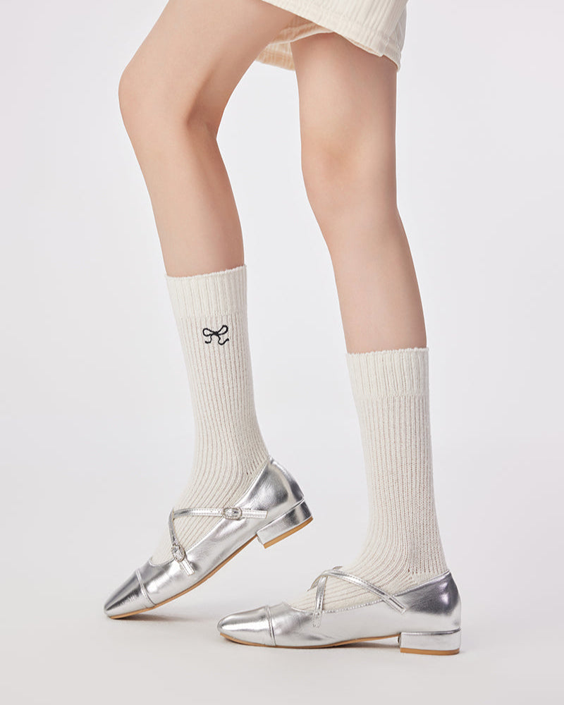 Women Sweet Bow Embroidery Crew Comfort Seamless Socks