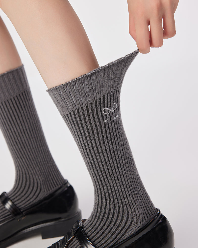 Women Sweet Bow Embroidery Crew Comfort Seamless Socks
