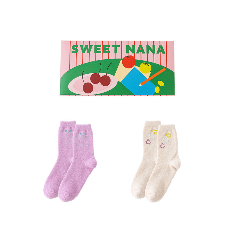 Sweetnana禮盒套裝趣味鑽石系列舒適中筒襪 - 黏性鑽石彩色襪子冬季保暖柔軟拖鞋襪女用絨毛襪。