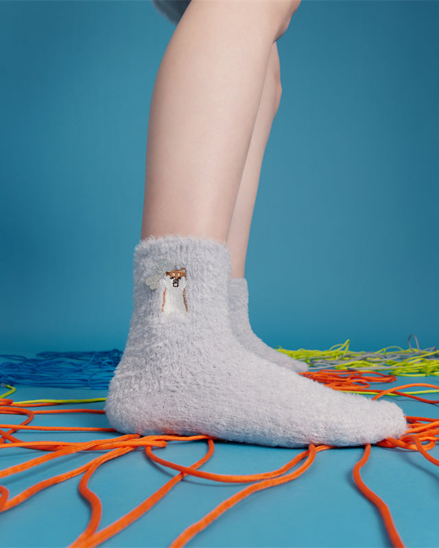 Sweetnana コージークルーソックス for Women - カラフルでかわいい刺繍入りふわふわソックス - 超ソフトで厚手の滑り止め付きラウンジウェア & 冬用ストッキング