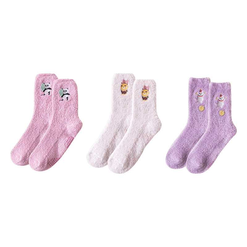 Sweetnana コージークルーソックス for Women: 3パック かわいい刺繍入りふわふわソックス、厚手の滑り止めと暖かさ、ラウンジウェア & 冬用ストッキング