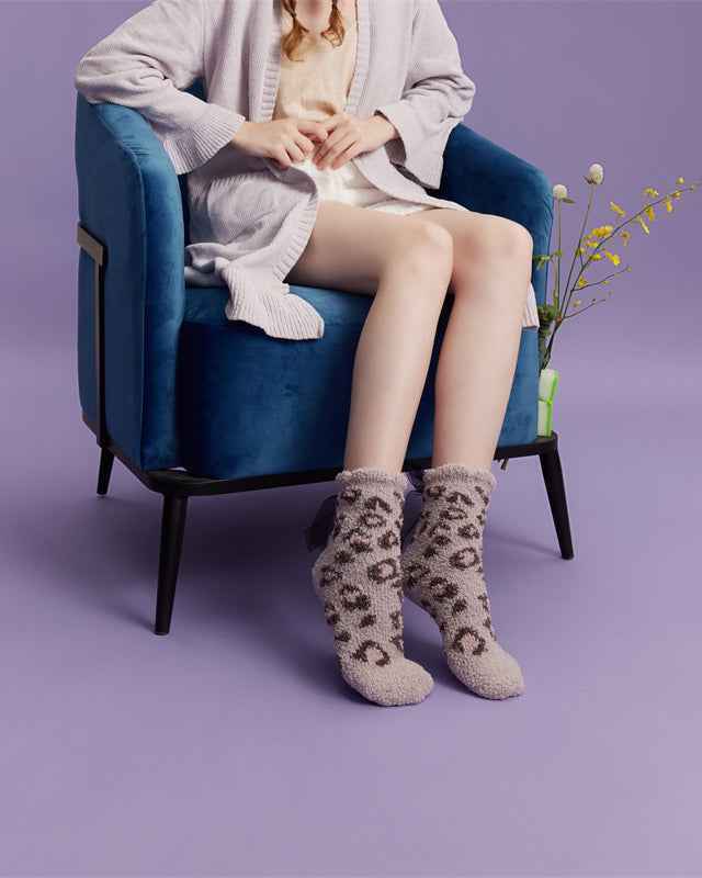 Sweetnana Cozy Crew Socks for Women, Thickened Fuzzy Winter Stockings, Super Soft Non-Slip Lounge Wear Socks, Cute Lace Leopard Print, 3-Pack