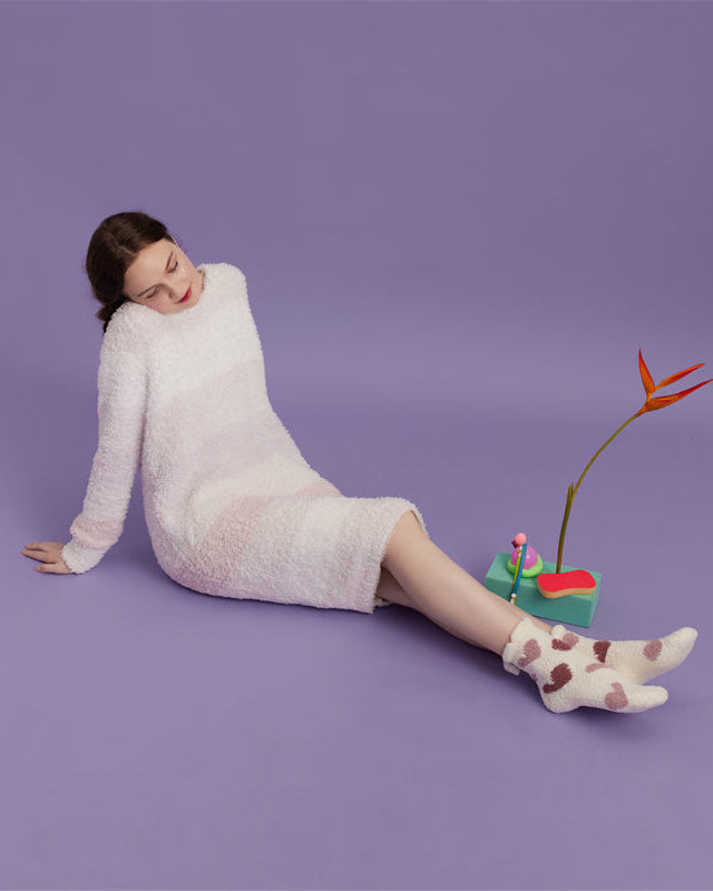 Sweetnana コージークルーソックス for Women, "Love Jacquard" デザイン 超ソフト 滑り止め付き ふわふわ ラウンジソックス for 一日中の快適さとスタイル