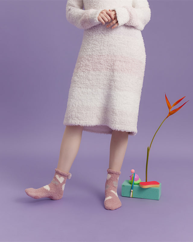 Sweetnana コージークルーソックス for Women, "Love Jacquard" デザイン 超ソフト 滑り止め付き ふわふわ ラウンジソックス for 一日中の快適さとスタイル