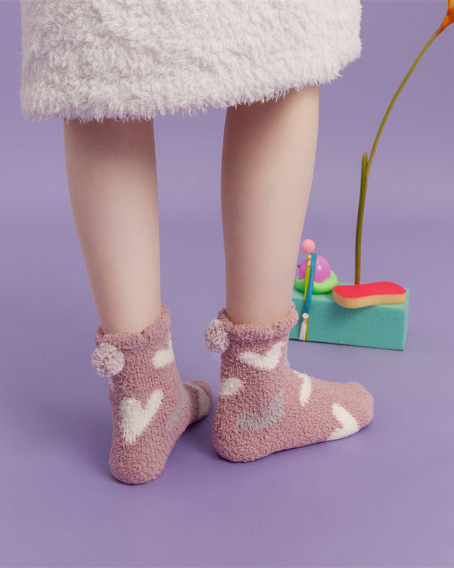 Sweetnana コージークルーソックス for Women, "Love Jacquard" デザイン 超ソフト 滑り止め付き ふわふわ ラウンジソックス for 一日中の快適さとスタイル