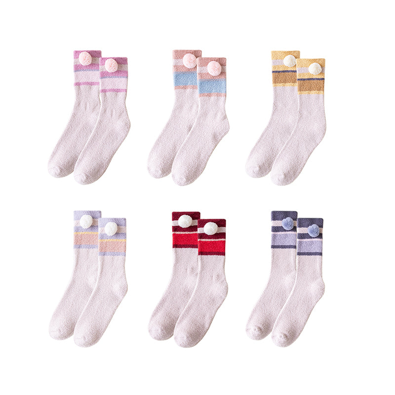 Sweetnana レディース コージー クルー ソックス – ストライプ スタイル、ふわふわで厚手の暖かいソックス、冬のストッキングや快適なラウンジウェアに最適。