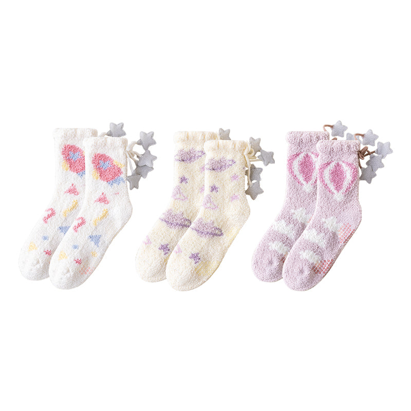 Sweetnana 3パック コージークルーソックス レディース用 – 超ソフトなふわふわソックス、厚手で滑り止め、かわいい宇宙スペースシリーズ 冬のストッキングとラウンジウェア用