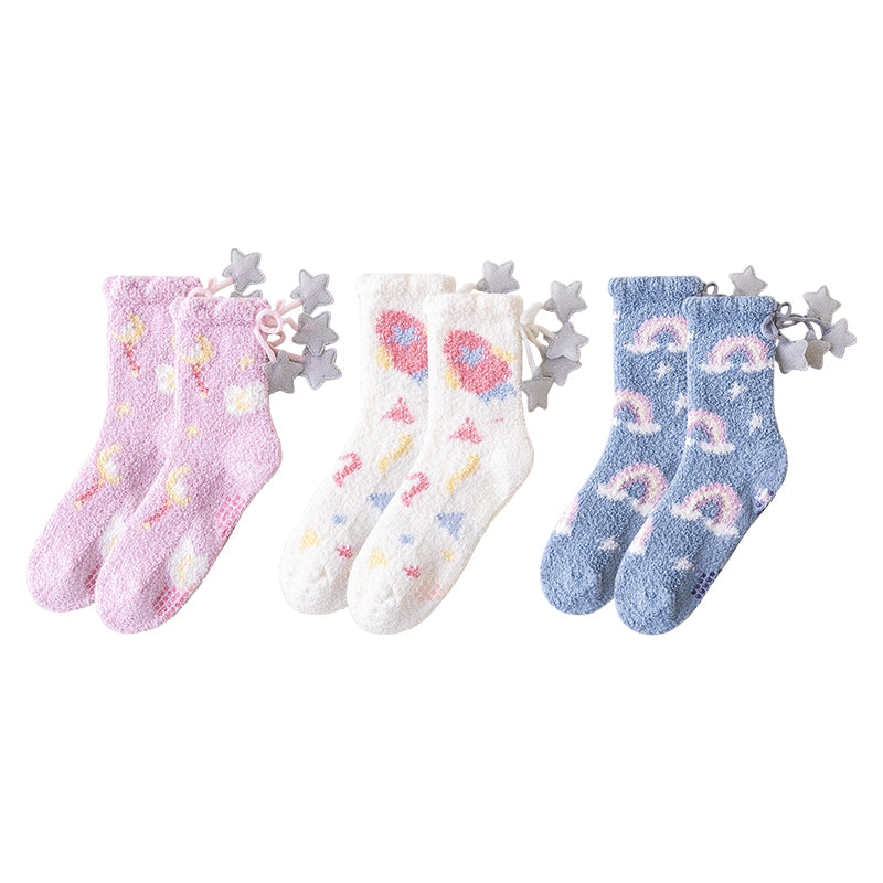 Sweetnana 3パック コージークルーソックス レディース用 – 超ソフトなふわふわソックス、厚手で滑り止め、かわいい宇宙スペースシリーズ 冬のストッキングとラウンジウェア用