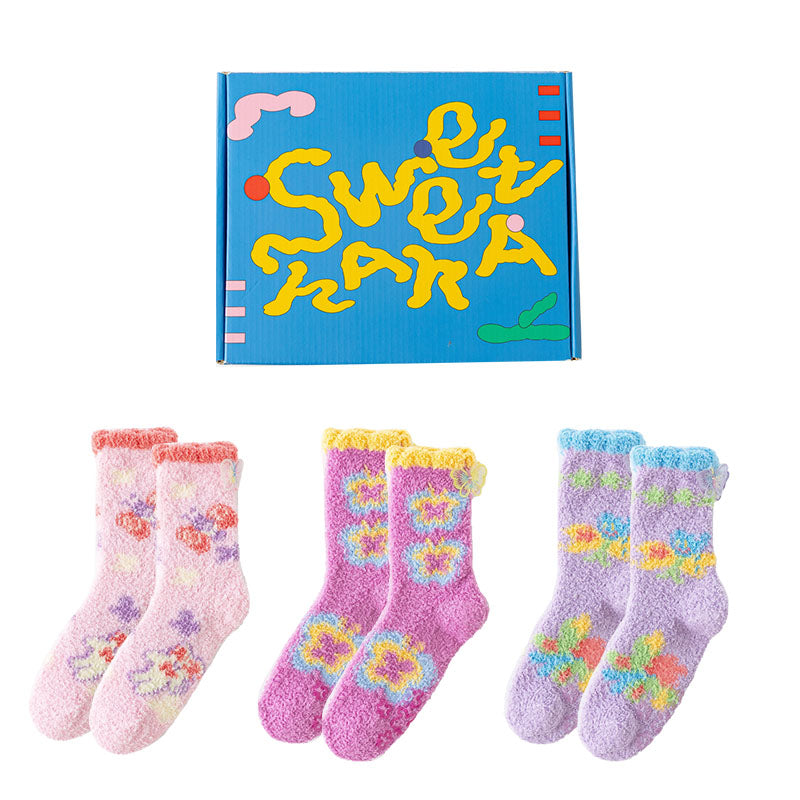 ギフトボックスセット バタフライシリーズ コージーソックス by Sweetnana - レディースクルーソックス 冬用ふわふわソックス 厚手 暖かいスリーピングソックス、滑り止め付きスリッパソックス。