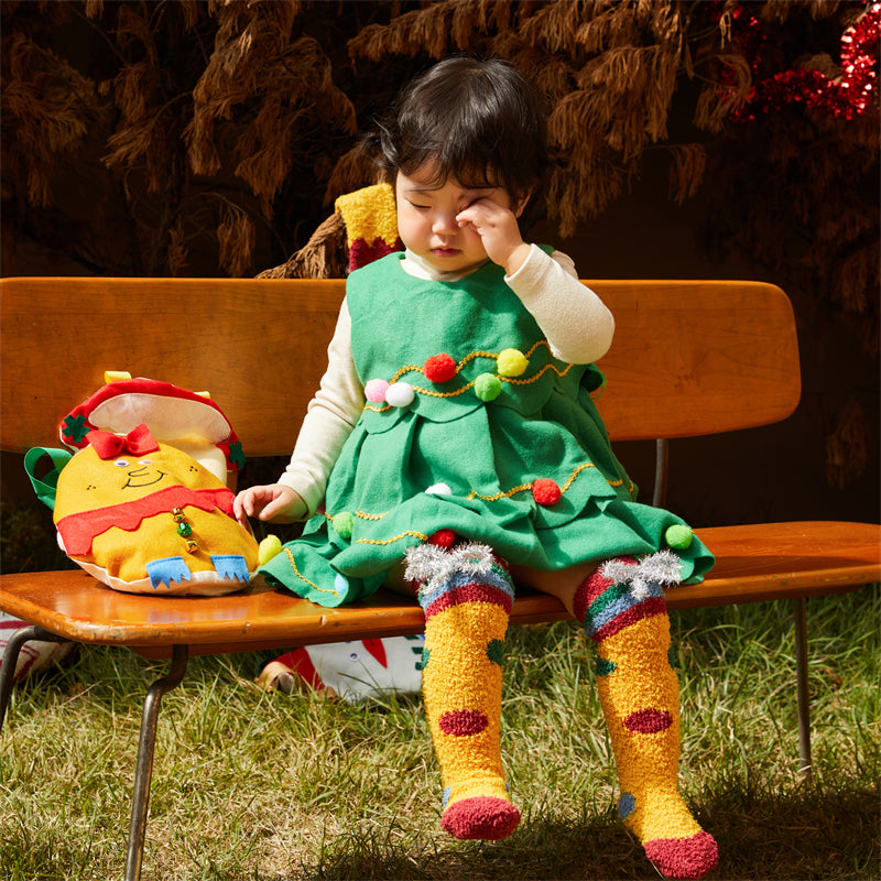 Sweetnana クリスマスチューブクルーソックス 2パックギフトバッグ入り、女性と子供用の快適でかわいい厚手のふわふわ滑り止めスリッパソックス、ホリデーギフトに最適
