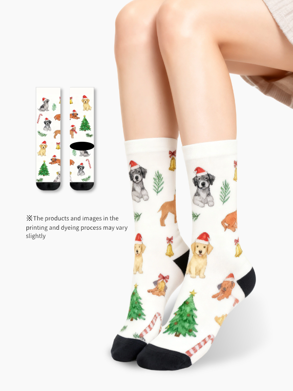 クリスマス子犬 クルーソックス サンタ帽子の犬＆クリスマスツリー 総柄プリント