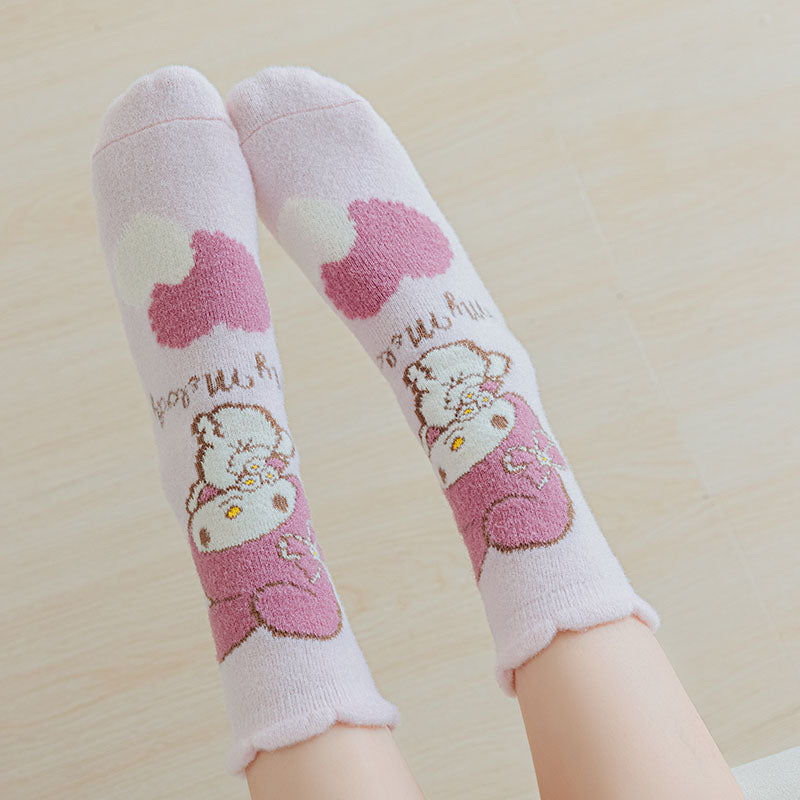 Sweetnana Cozy Crew Tube Socks for Women - Sanrio 系列新奇襪子，帶有可愛的 Sanrio 卡通圖案，溫暖柔軟加厚襪子。