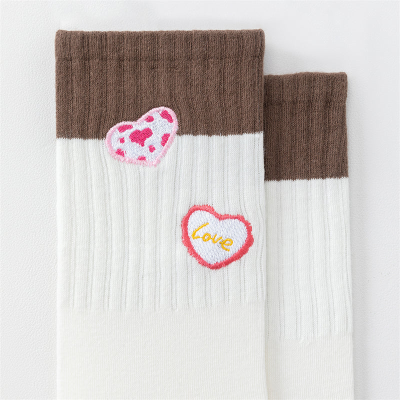 Sweetnana キュートラブ刺繍シリーズ - カラフルなシームレスコットンクルーソックス女性用 - 快適でスタイリッシュ。