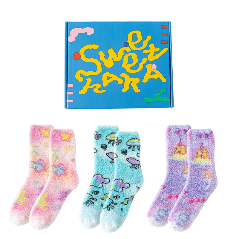 禮品盒套裝 Sweetnana 塗鴉系列女性舒適圓領襪 - 冬季毛茸茸的長襪，防滑拖鞋襪，色彩繽紛可愛的保暖襪。