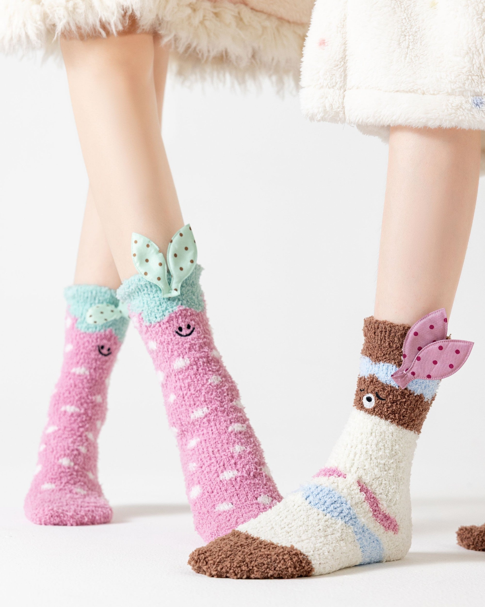 Polka Dot Leaf Fuzzy Floor Crew Socks