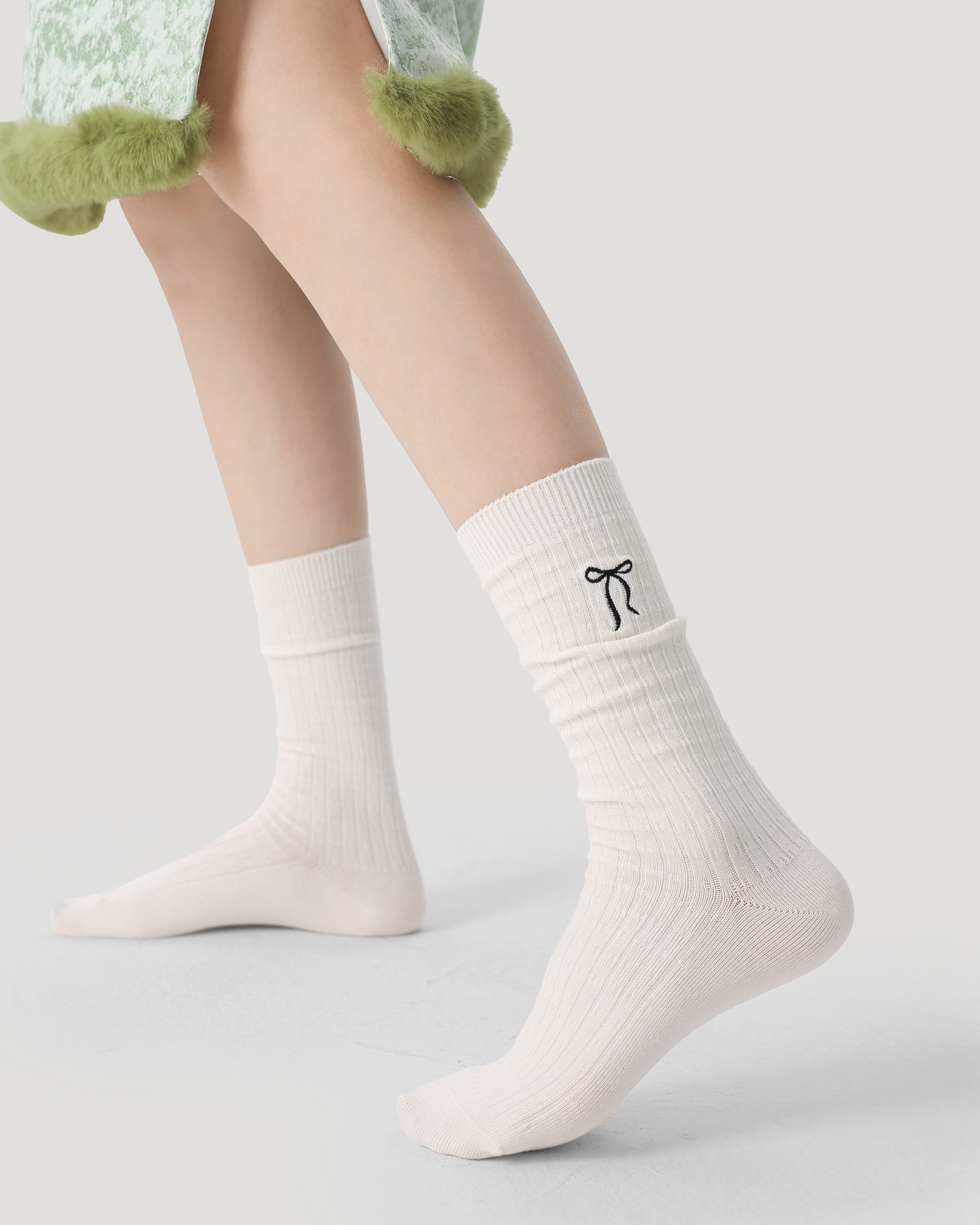 Solid Color Bow Embroidery Women's Crew Socks Cozy Seamless