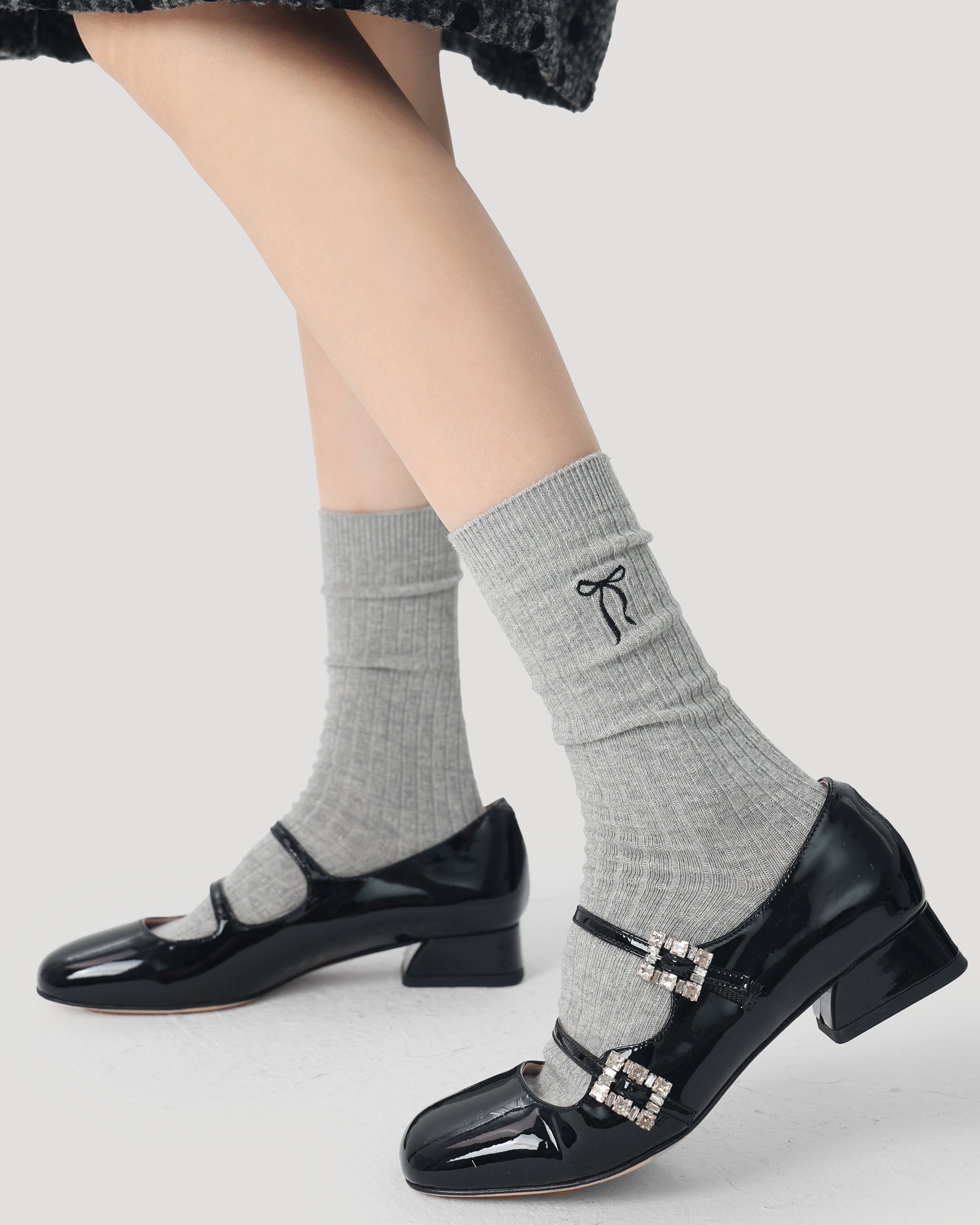 Solid Color Bow Embroidery Women's Crew Socks Cozy Seamless