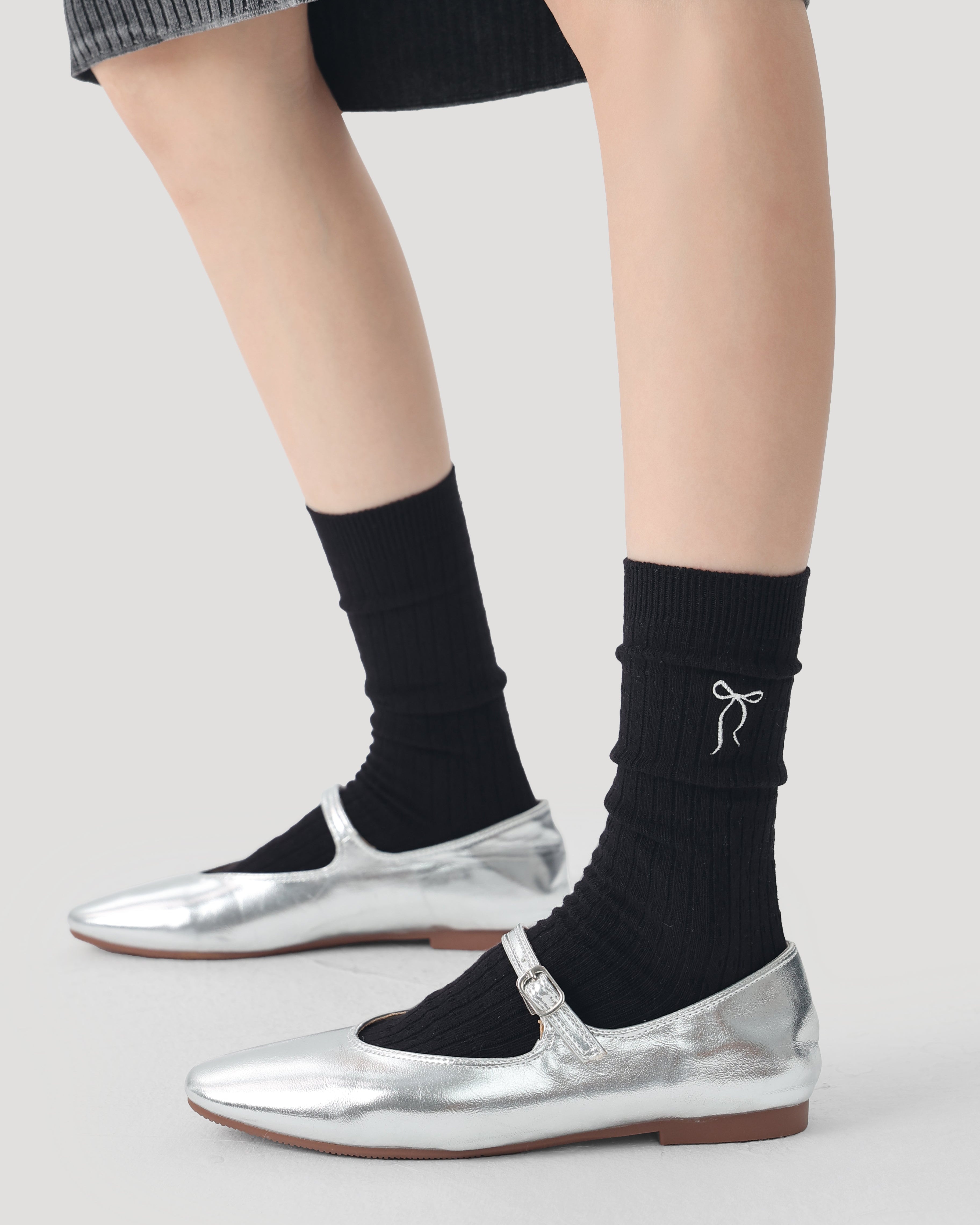 Solid Color Bow Embroidery Women's Crew Socks Cozy Seamless